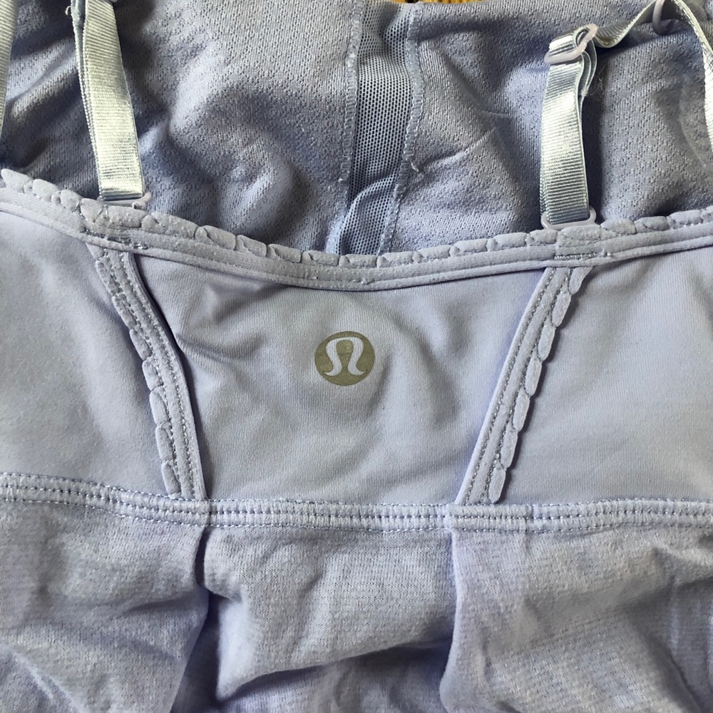 Lululemon athletica workout top. Light Purple. Size 6 - Picture 3 of 4